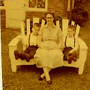 Barron - Twins Don & Bill @ Queens abt 1952.JPG